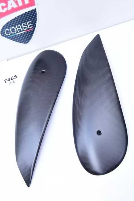 Carene rezervor combustibil stânga + dreapta din carbon original