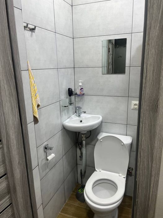 Продам чиланзар 5.  Одна комнатная.  Метро Хамза