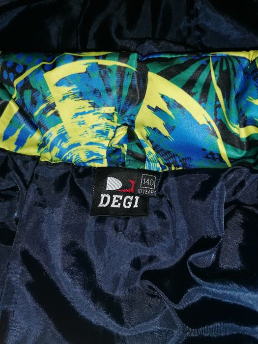 Яке  есенно момче