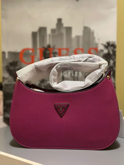 Guess Meridian дамска чанта в два цвята НОВА ЦЕНА 140лв