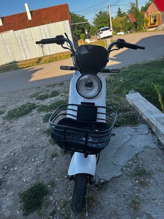 De vânzare motor electric