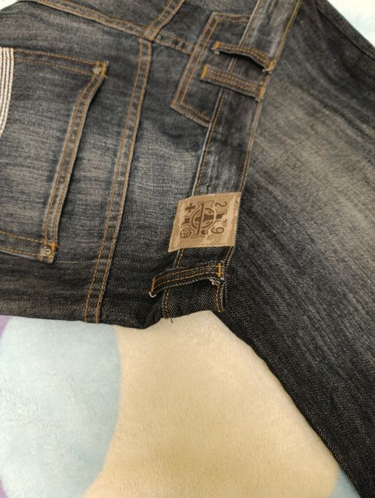 Продам джинсы стильные