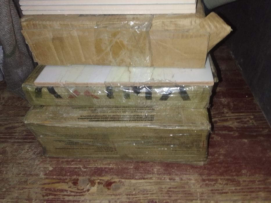 Продаю кафель новый в упаковках