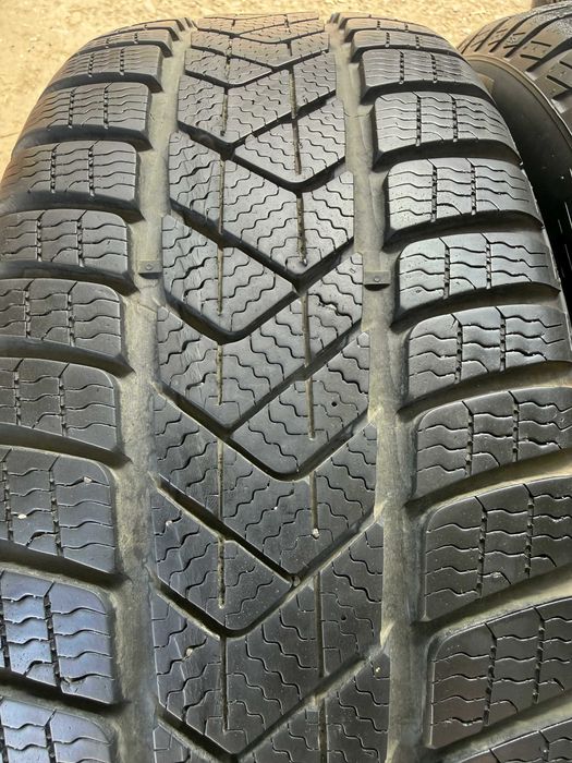 2x Anvelope Iarna 205/55 R16 M+S - Pirelli Sotto Zero 3  MO