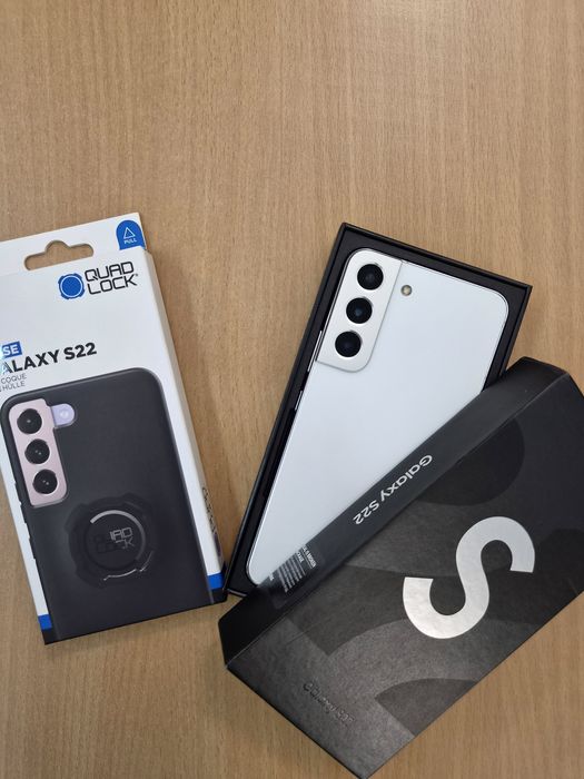Vand Samsung Galaxy S22 impecabil