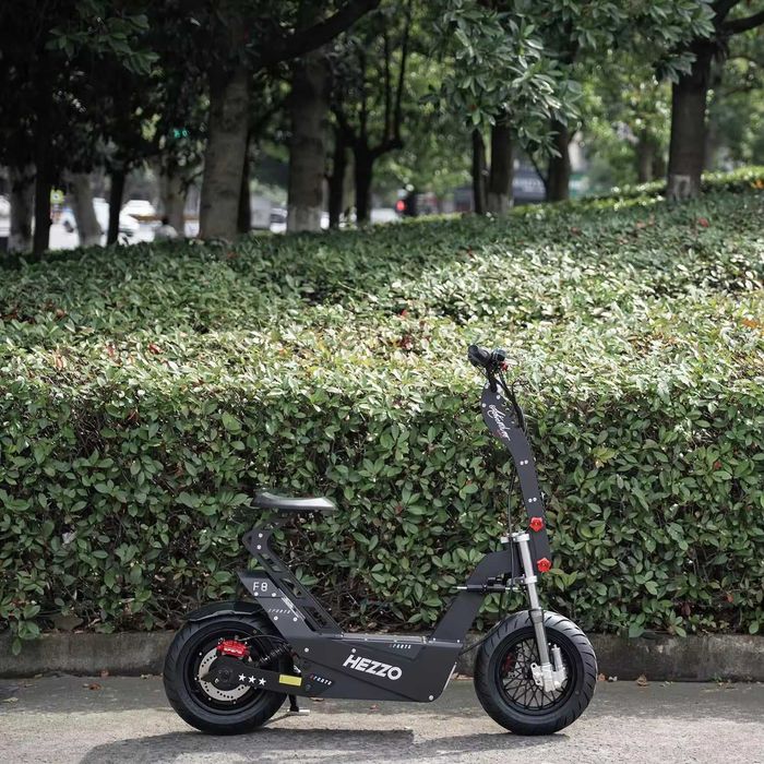 HEZZO F8 – Електрическа тротинетка 10000W, 150 км пробег, 100 км/ч