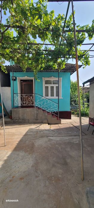 Toshkent viloyati Olmaliq shaharda hovli uy sotiladi