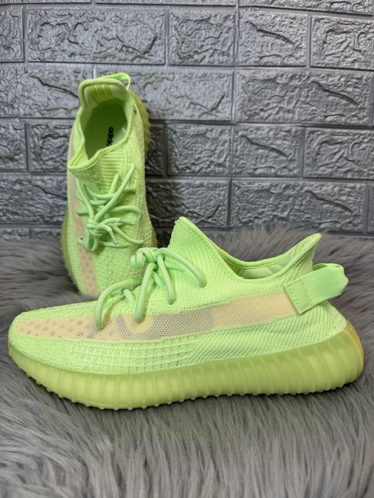 Yeezy 350 v2 Glow Pk Premium