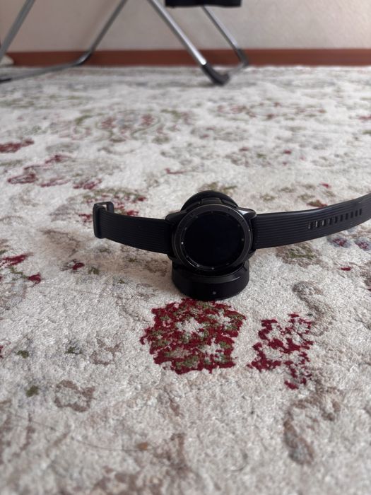 Черные часы galaxy watch