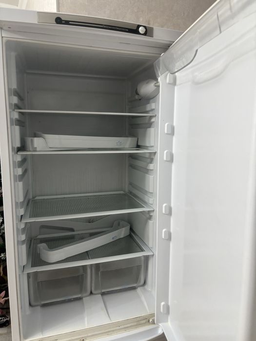 Продам холодильник