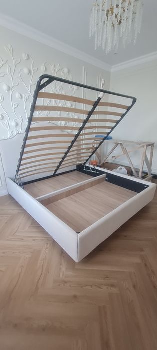 Кровать двухспальная