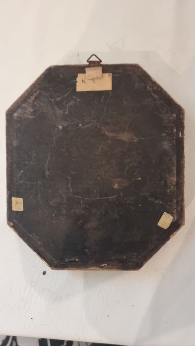 Miniatura veche in rama octogonala lemn / cavaler medieval