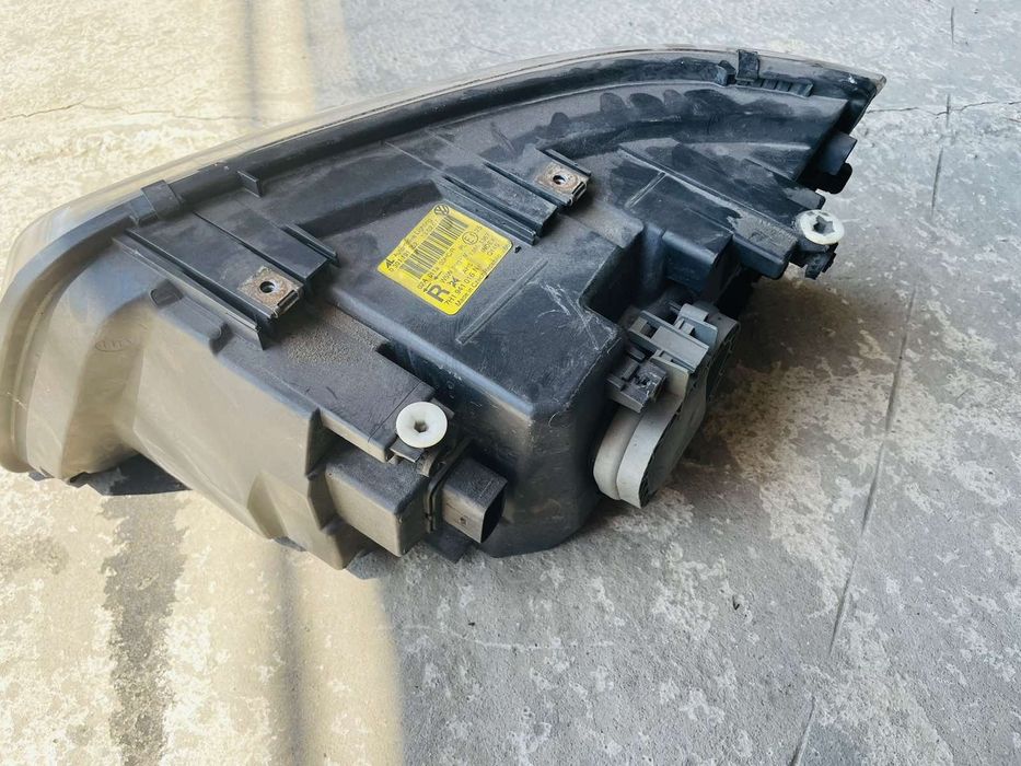 Десен фар за VW Transporter T5 (2007)г.