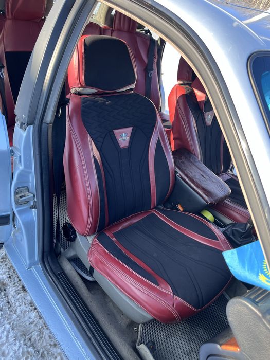 Машина Audi 100 c4