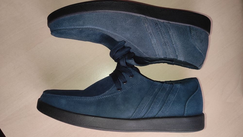 Продам. С витрины, не дорого!!