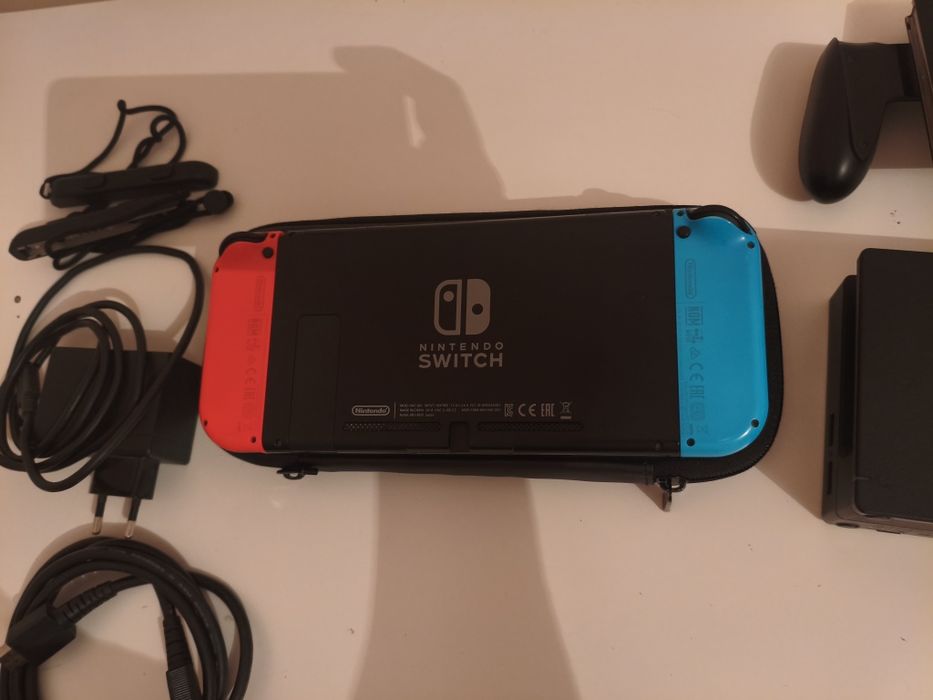 Nintendo switch продаю