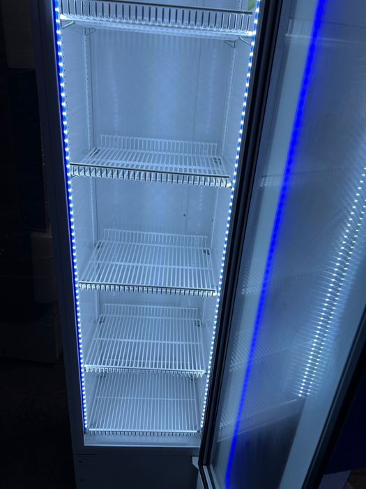 Vitrina frigorifica slim pentru doze de suc/ bauturi