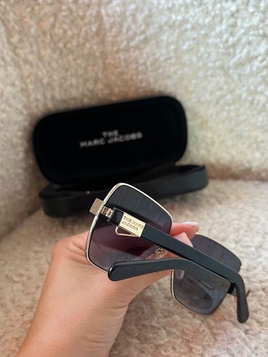 Дамски слънчеви очила MARC JACOBS закупени от оторизиран магазин