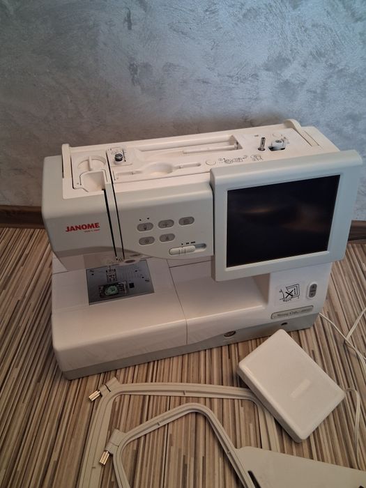 Masina de brodat-cusut