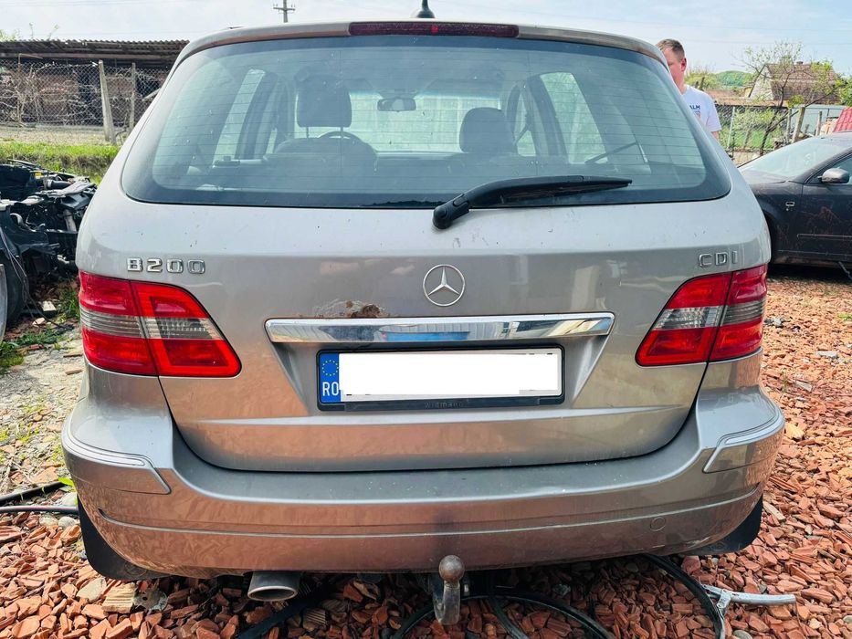 Dezmembrez Mercedes B -Class 2.0 B200 an 2009 cutie AUTOMATA