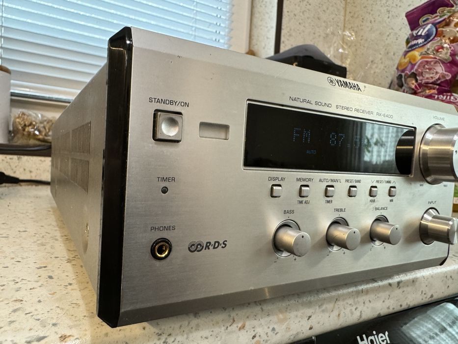 Yamaha RX-E400 мини стерео ресивър
