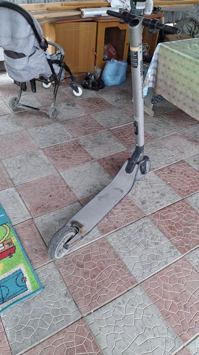 Электро самокат Ninebot es2 на запчасти