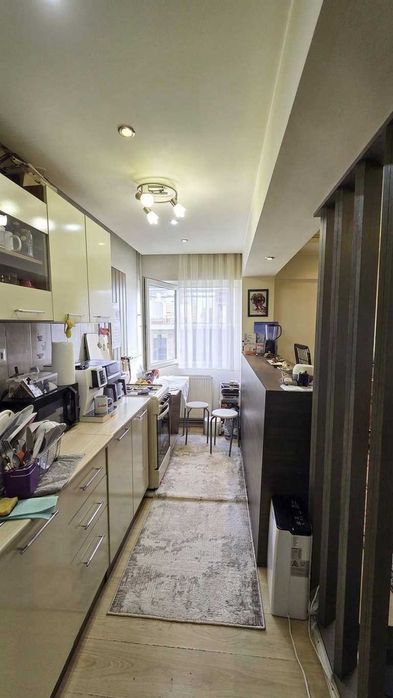 Apartament cu o cameră, modificat în stil open-space, situat în cartierul Tudor Vladimirescu,