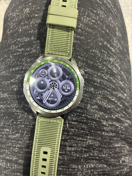 Смарт часовник Huawei gt 4