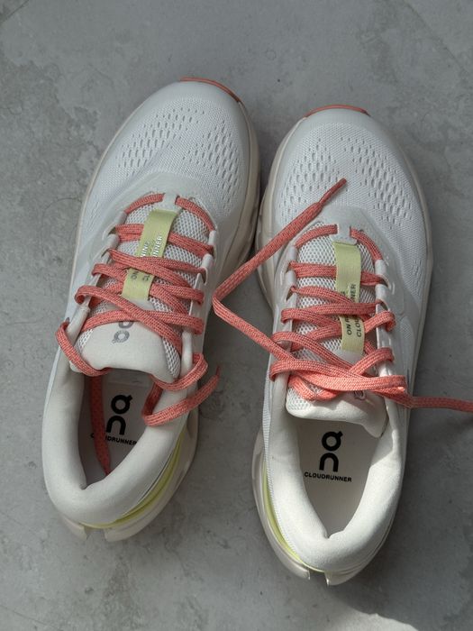 Кроссовки ON Cloudrunner 3