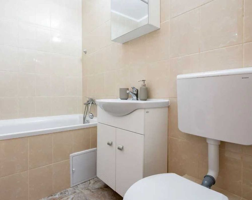 Дава се под наем Едностаен апартамент в Пловдив, Младежки Хълм - 26 кв.м за 112.2 € - Снимка #3