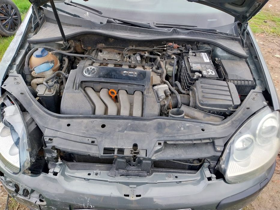 Vw golf 5 usi bara hayon portbagaj motor interior piele usa aripa far motor electromotor alternator 2.0 fsi roti rezerva 5x112 oglinda clima pompa