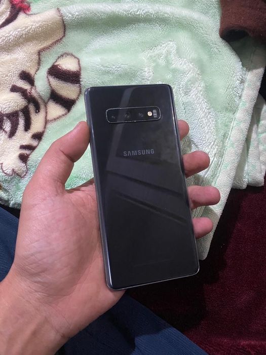 Самсунг с 10 плюс