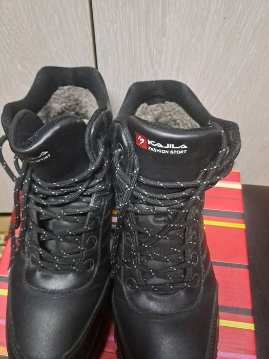 Продам подростковую обувь