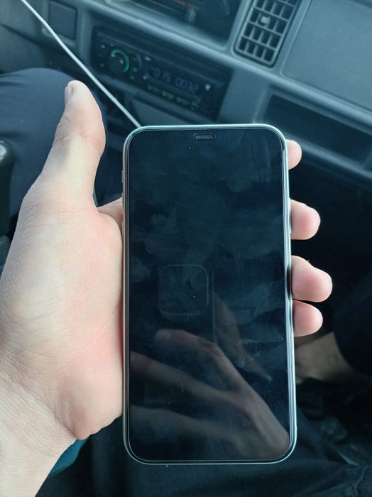 Iphone 11 yomkunst 78 truton ishlaydi fece id yoq