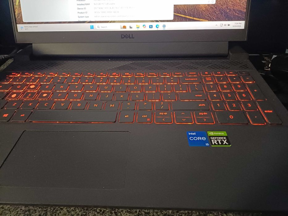 DELL G15 15'' FHD 120hz i5 11gen RTX3050 16GB RAM