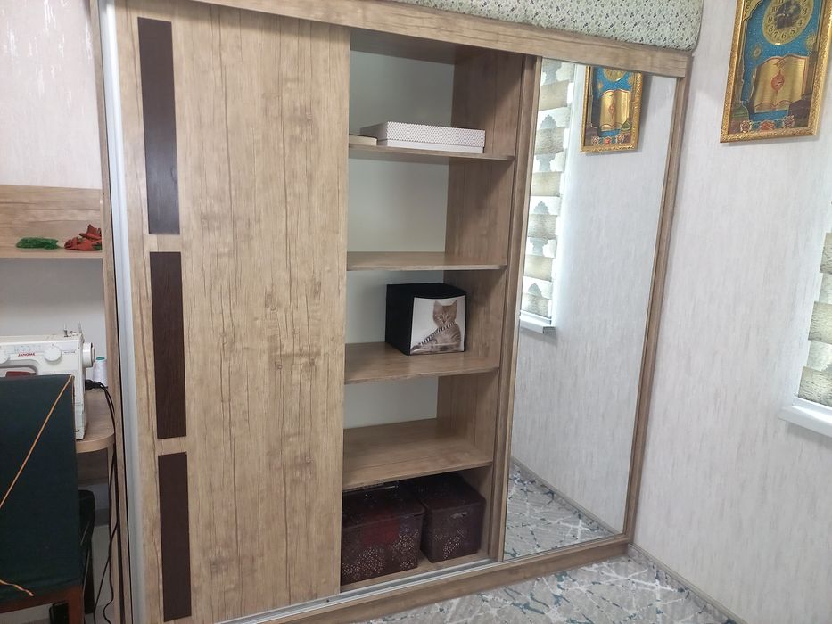 Срочно продаётся большой шкаф