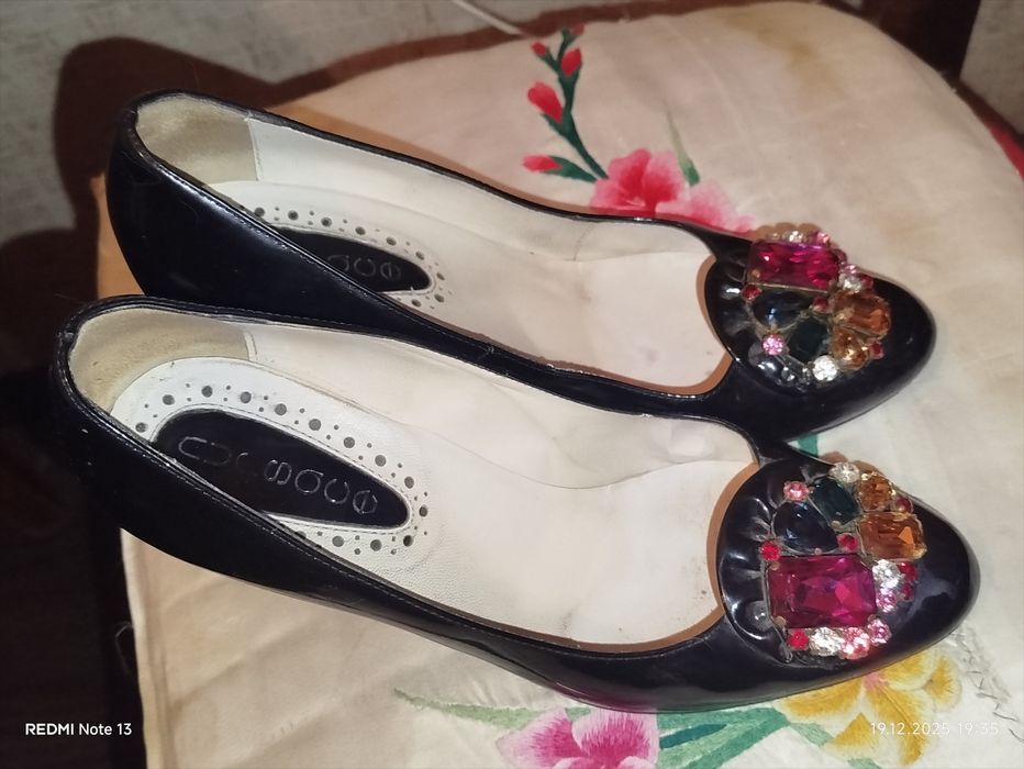 Туфли женские модные на каблуках