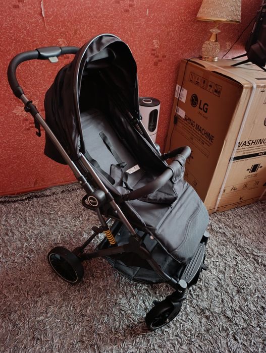 Каляска сотилади