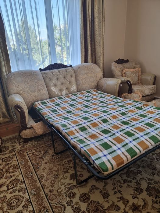 Продам диван и два кресла