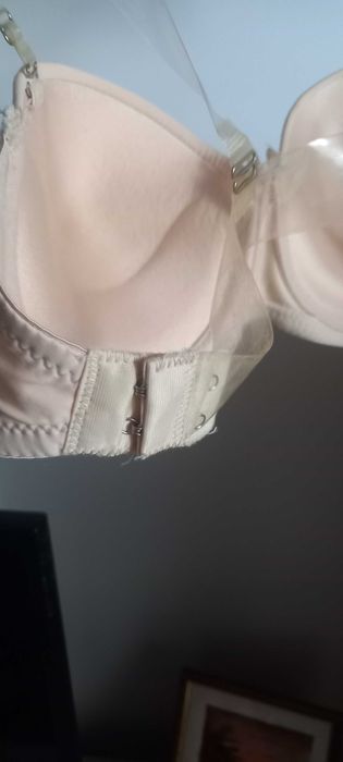 Sutien Morea Secret, mărimea 38 pentru rochii cu spatele decoltat