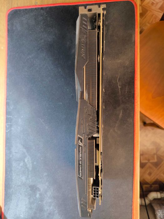 Видеокарта ASUS ROG Strix GTX 1060 6GB в хорошем состоянии