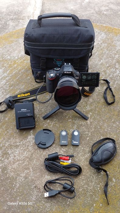 DSLR Nikon d5200+Sigma 17-70mm f/2.8-4 DC Macro HSM