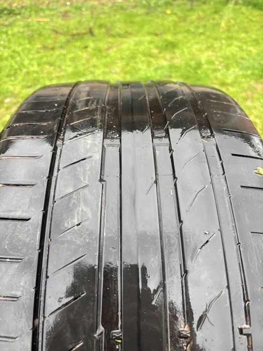 Anvelope vara 2 marimi 255/35/R19 si 225/40/R19