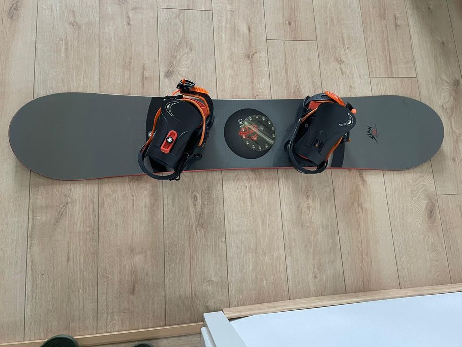 Vând placa snowboard