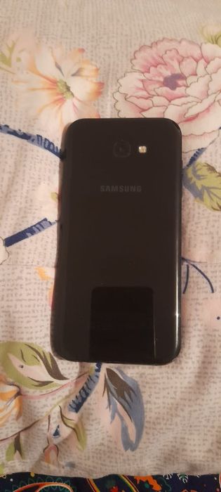 Телефон самсунг А7 32 ги