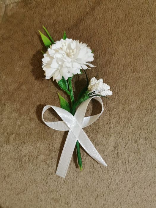 Сватбени аксесоари, бутониери