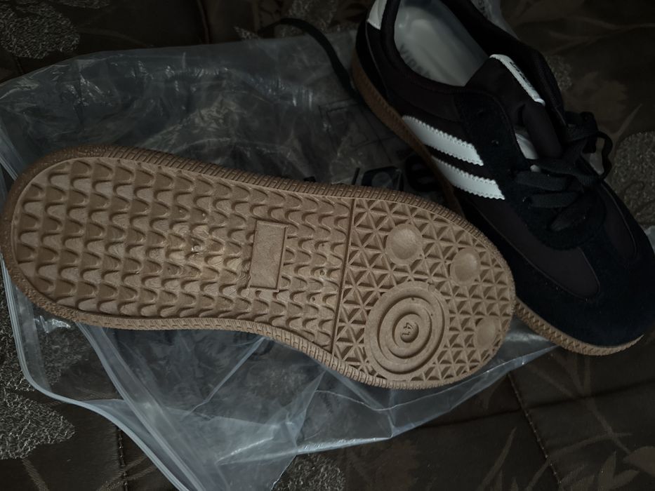 Продам новые кросовки рр 40-41