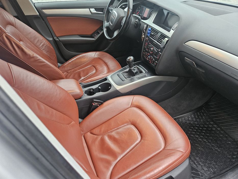 Audi A4 B8 An 2009 Motor 2.0 Diesel 170cp Euro 5 Înmatriculat Recent Optiuni FULL
