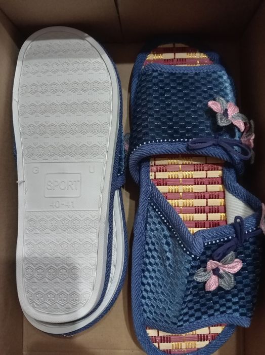 Продам тапочки р. ; 40-41