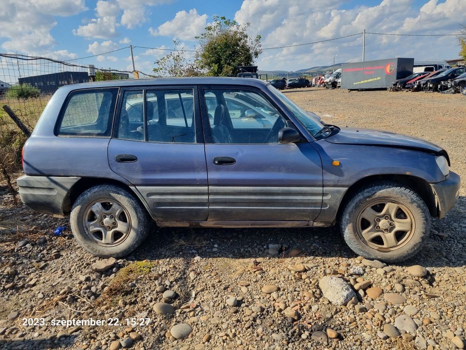 Dezmembram Toyota Rav4